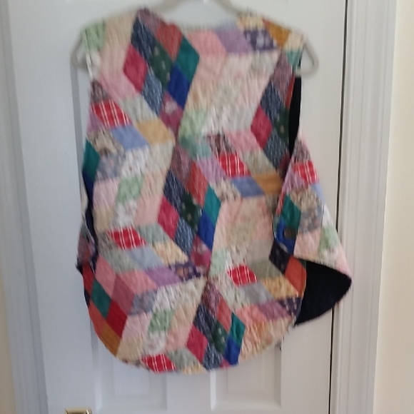 Colorful Patchwork Quilted Vest - Picture 4 of 4